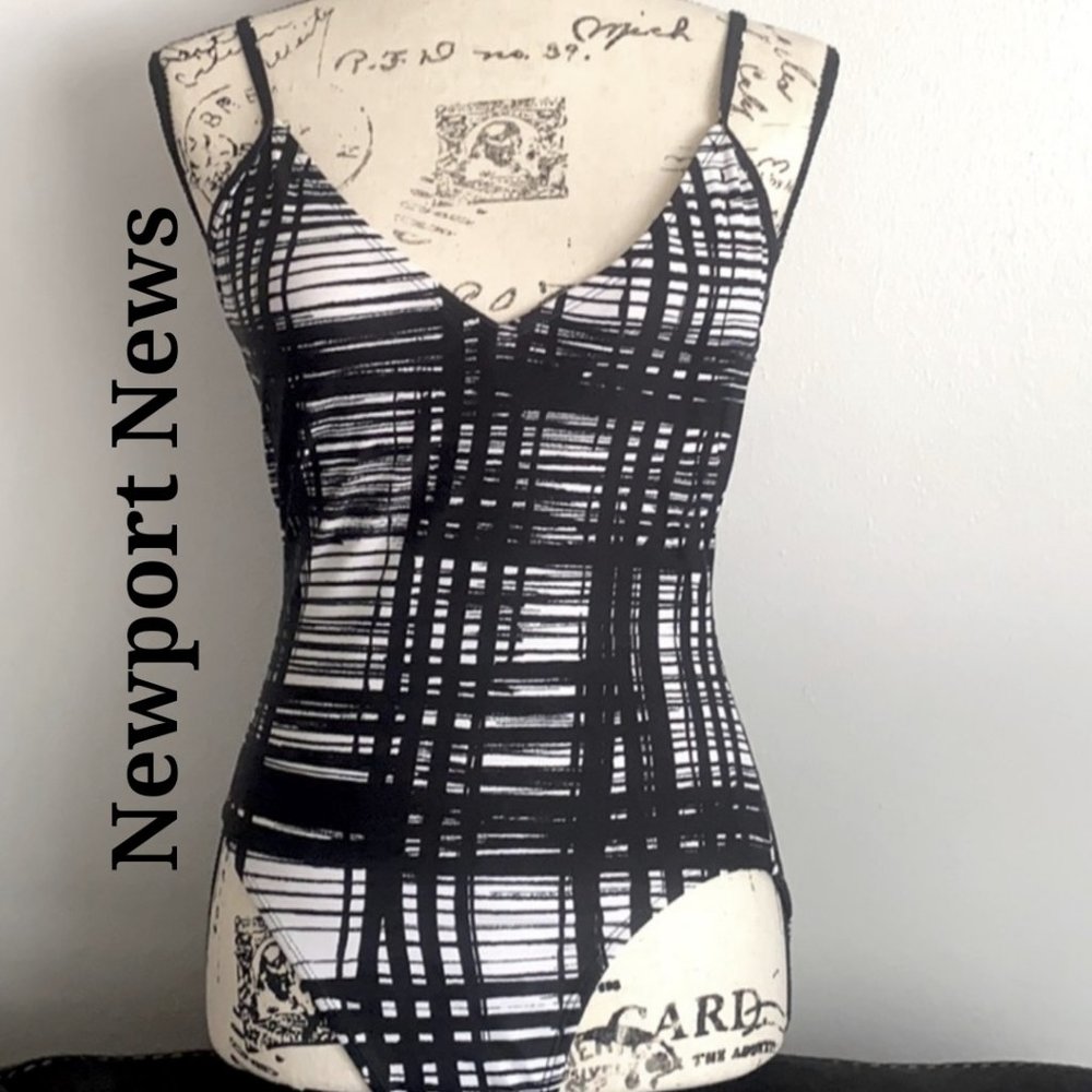 Newport News Swim one pc black & white deep V neck w/adjustable straps. Sz: 6 - Picture 1 of 7